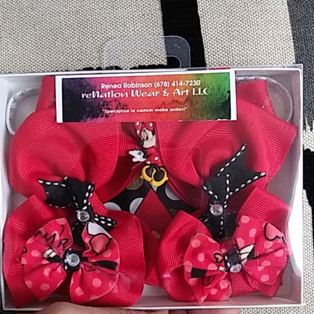 Hand made, 5 piece minnie mouse hair bow set
